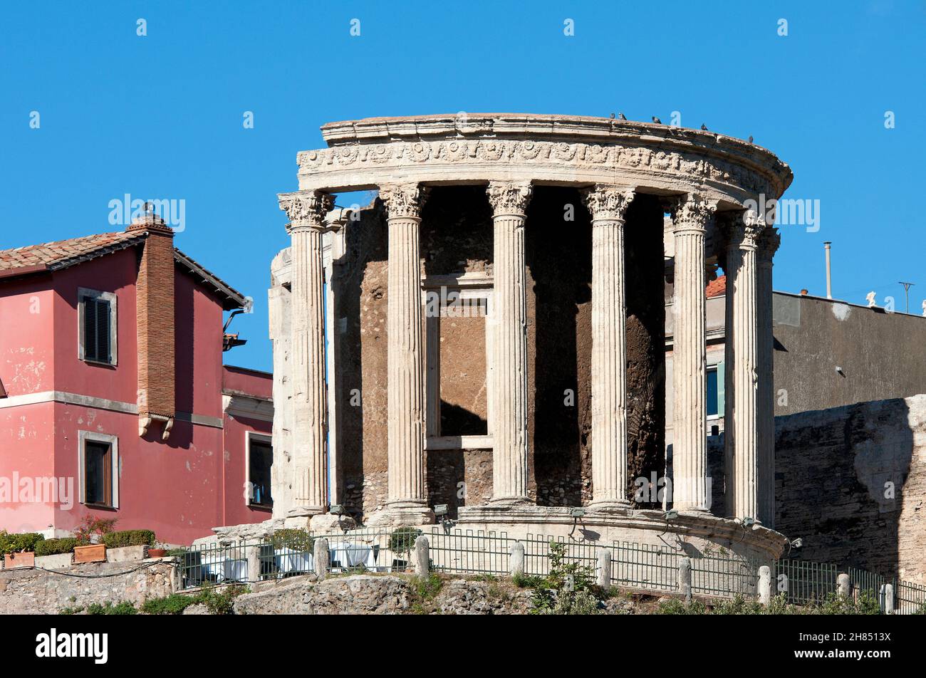 Ruinen des Vesta-Tempels (2nd Jh. v. Chr.), Villa Gregoriana, Tivoli, Latium, Italien Stockfoto