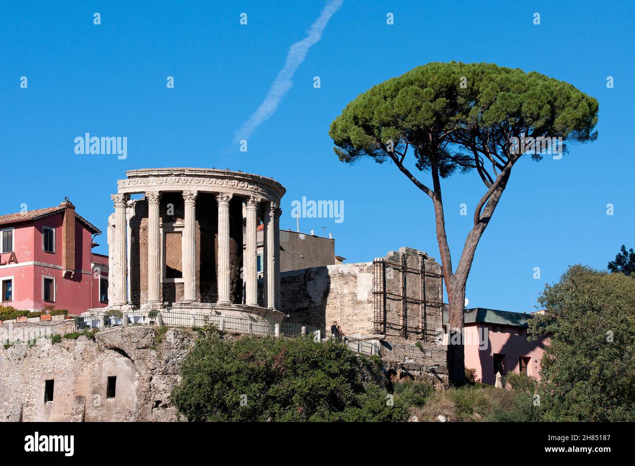 Ruinen der Tempel von Vesta und Sibilla (2nd. Jh. v. Chr.), Villa Gregoriana, Tivoli, Latium, Italien Stockfoto