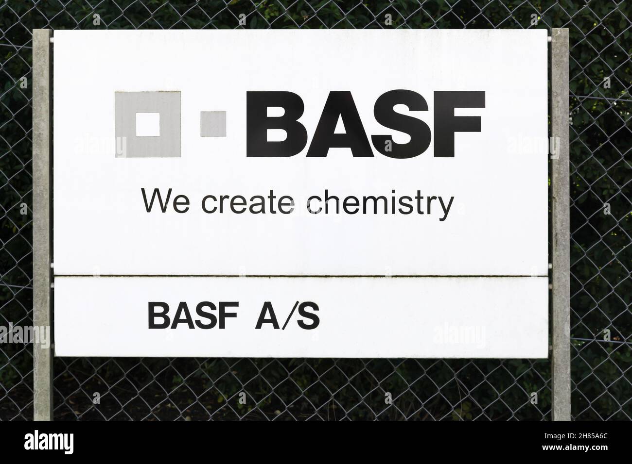 Ballerup, Dänemark - 10. September 2017: BASF-Logo an einer Wand. BASF ist ein deutsches Chemieunternehmen und der größte Produzent der Welt Stockfoto