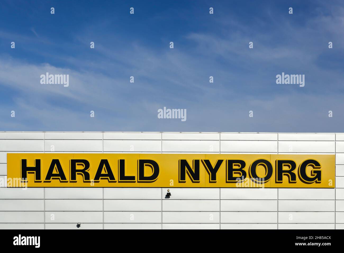 Aarhus, Dänemark - 8. August 2015: Harald Nyborg verkauft Heimwerkerprodukte sowie Autozubehör, Heimtierartikel, Kleidung und Haushaltsartikel Stockfoto