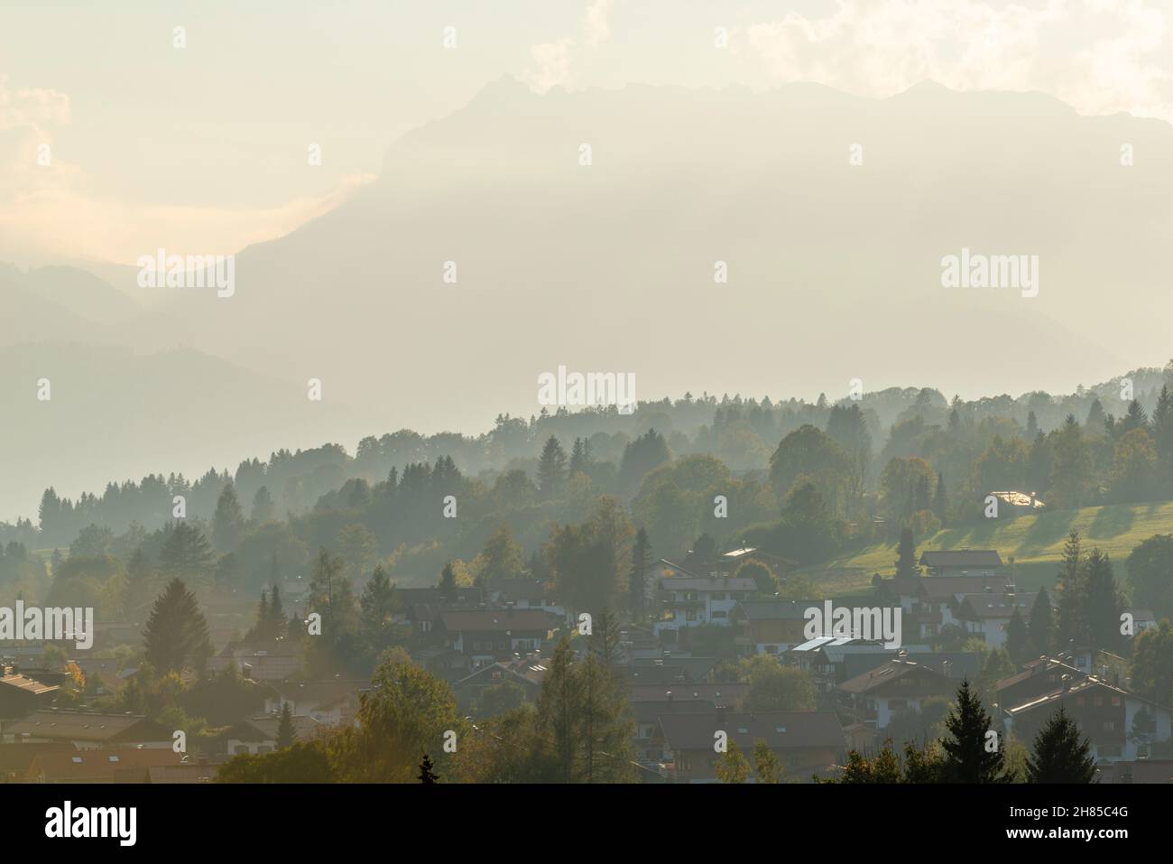 Blick auf die bayerischen Alpen im warmen Abendlicht, Reit im Winkl, Chiemgau, Oberbayern, Bayerische Alpen, Süddeutschland, Europa Stockfoto