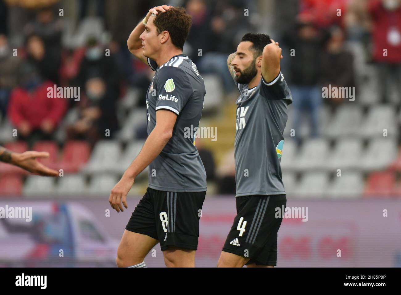 Alessandria, Italien. 27th. November 2021. Wahn Alessandriauring the Serie BKT - 14^ Giornata - Alessandria vs Cremonese. (Foto: Andrea Amato/Pacific Press) Quelle: Pacific Press Media Production Corp./Alamy Live News Stockfoto