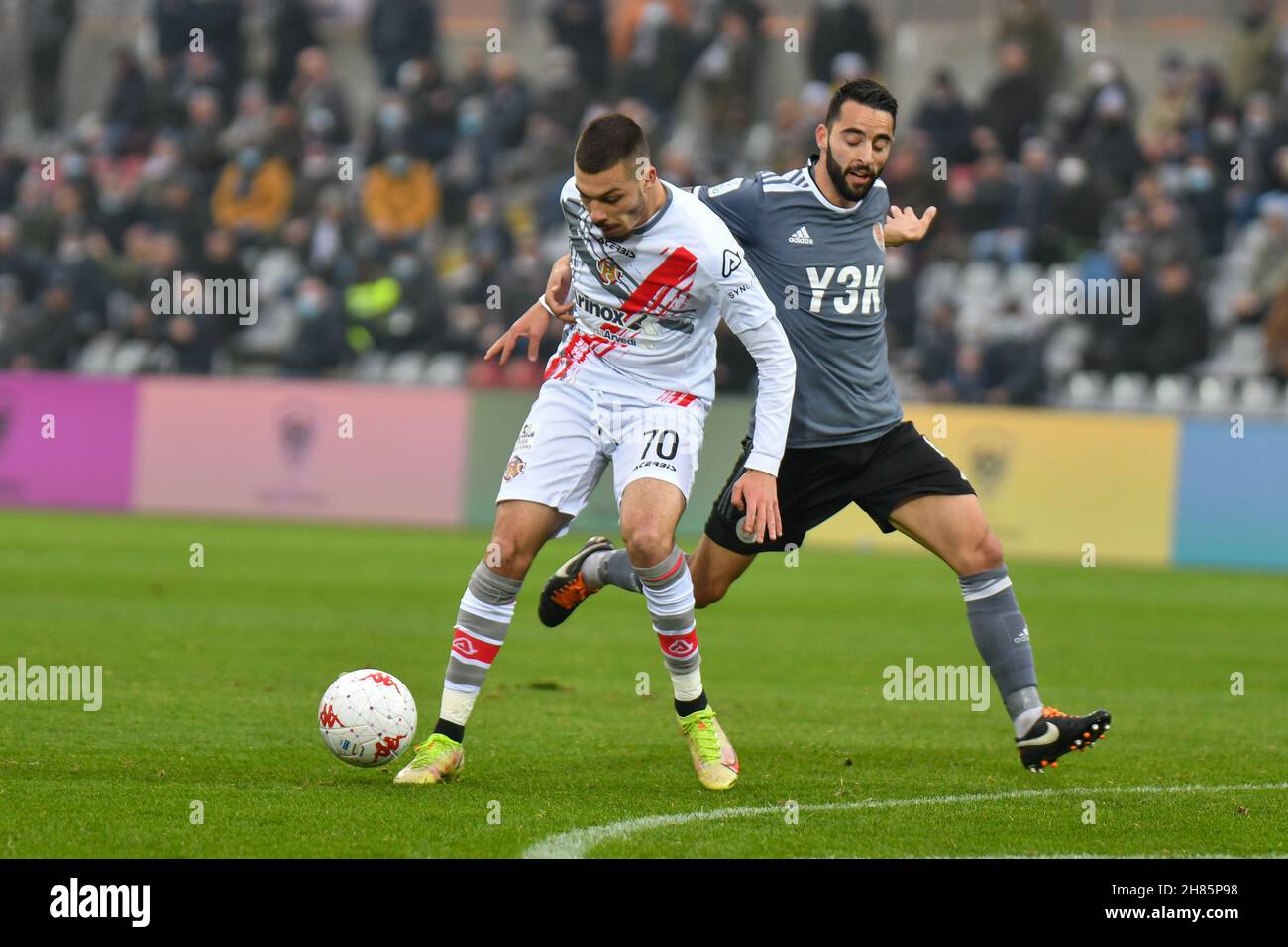 Alessandria, Italien. 27th. November 2021. Gaetano und Chiarellowährend der Serie BKT - 14^ Giornata - Alessandria vs Cremonese. (Foto: Andrea Amato/Pacific Press) Quelle: Pacific Press Media Production Corp./Alamy Live News Stockfoto