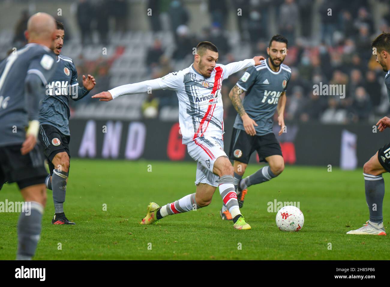 Alessandria, Italien. 27th. November 2021. Gaetano attackduring the Serie BKT - 14^ Giornata - Alessandria vs Cremonese. (Foto: Andrea Amato/Pacific Press) Quelle: Pacific Press Media Production Corp./Alamy Live News Stockfoto