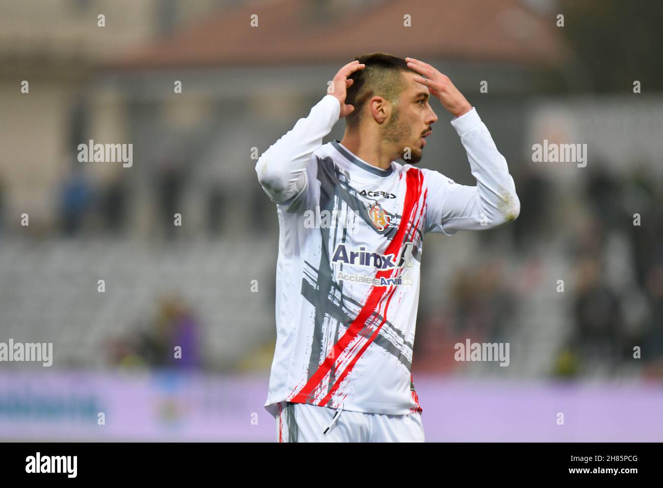 Italien. 27th. November 2021. Wahn Gaetanowährend der Serie BKT - 14^ Giornata - Alessandria vs Cremonese. (Foto: Andrea Amato/Pacific Press) Quelle: Pacific Press Media Production Corp./Alamy Live News Stockfoto