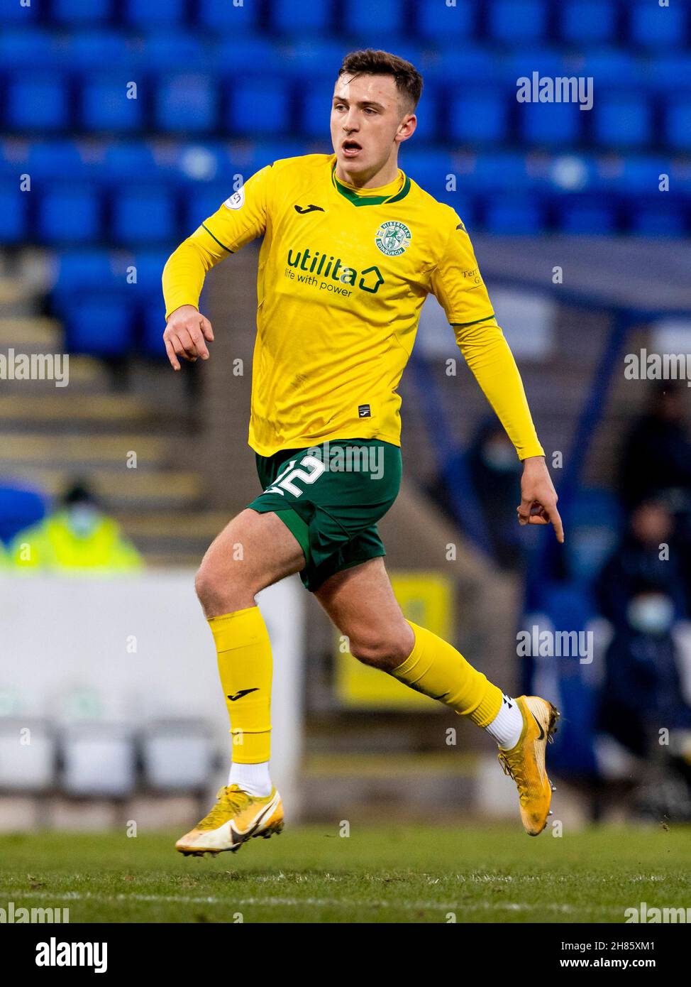 McDiarmid Park, Perth, Großbritannien. 27th. November 2021. Scottish Premier League Football, St Johnstone versus Hibernian; Josh Campbell of Hibernian Credit: Action Plus Sports/Alamy Live News Stockfoto