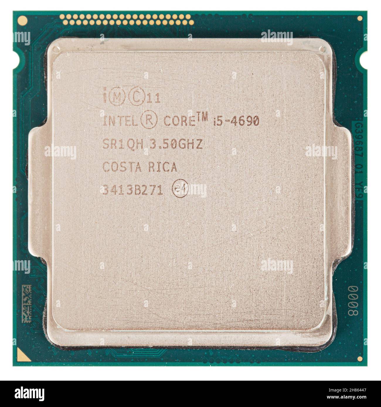 CPU Intel Core i5-4690 (Central Processing Unit) Mikrochip, isoliert auf weißem Hintergrund Stockfoto