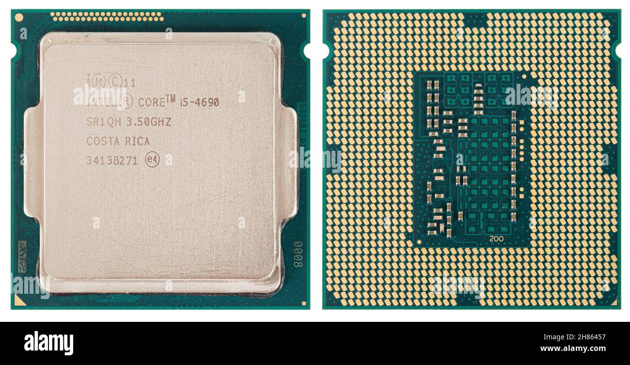 CPU Intel Core i5-4690 (Central Processing Unit) Mikrochip, isoliert auf weißem Hintergrund Stockfoto