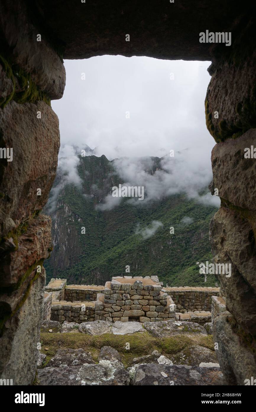 Durch die Ruinen von inka Stockfoto