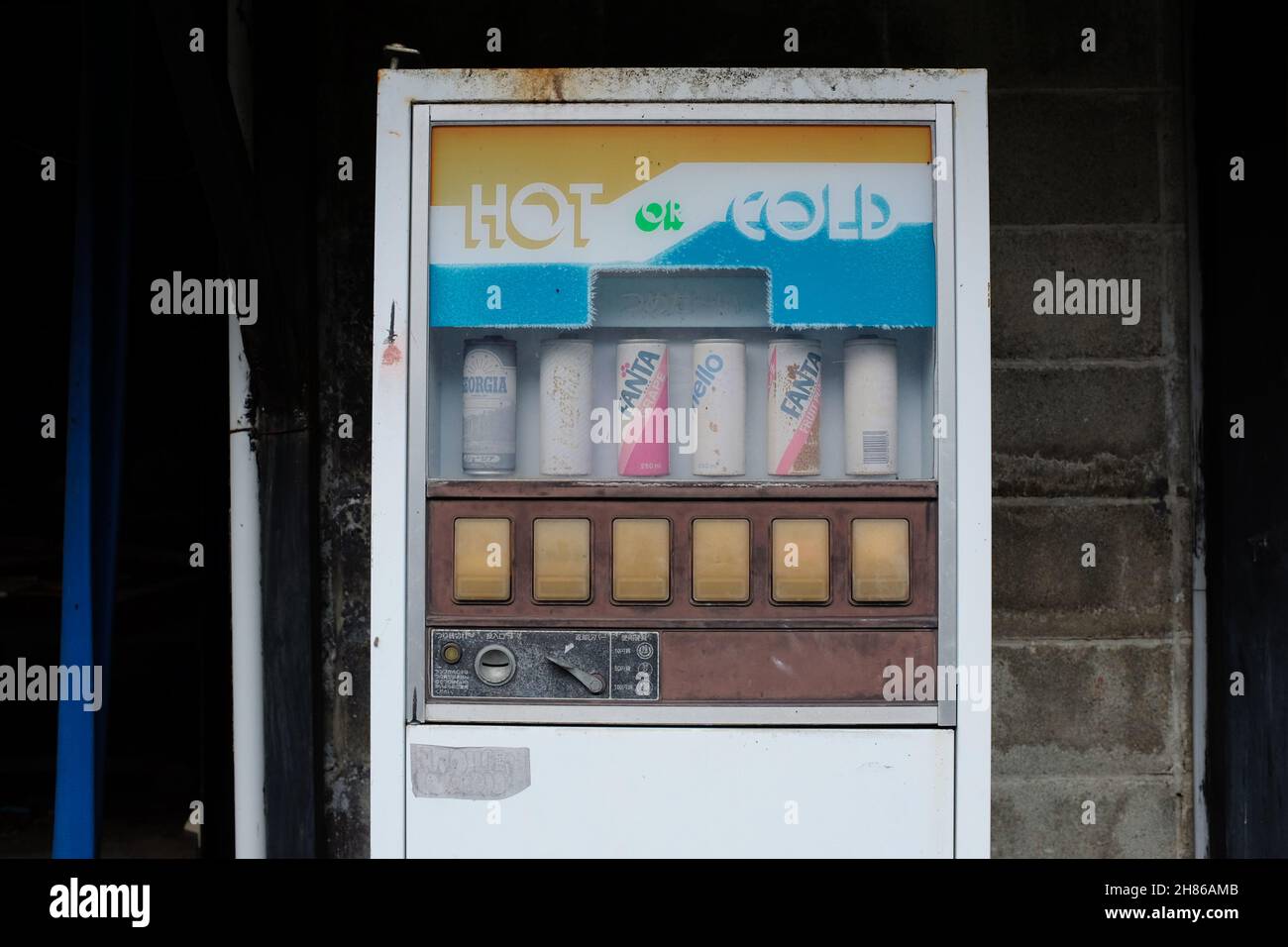 Ein alter Automat in Japan. Stockfoto