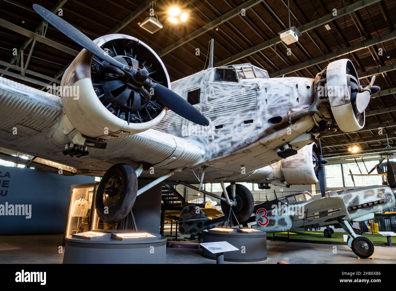 Französisch Amiot AAC.1 Toucan Flugzeuge (Junkers Ju 52/3m - Luftwaffenfarbe) - Polnisches Luftfahrtmuseum. Krakau, Polen, Europa Stockfoto