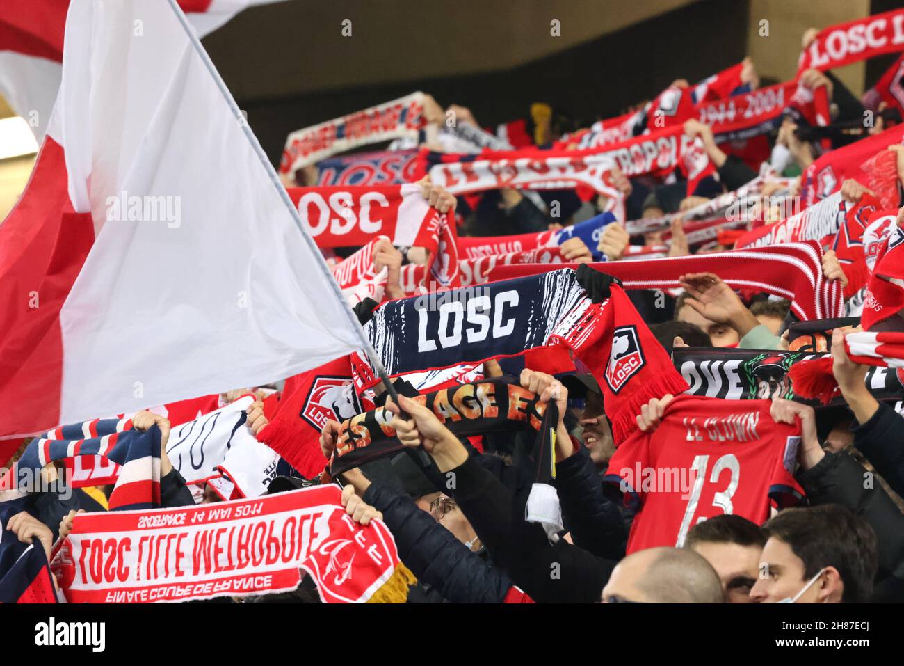 Unterstützer LOSC während des Fußballspiels der französischen Ligue 1 zwischen LOSC Lille und dem FC Nantes am 27. November 2021 im Pierre-Mauroy-Stadion in Villeneuve-d'Ascq bei Lille, Frankreich - Foto: Laurent Sanson/DPPI/LiveMedia Stockfoto
