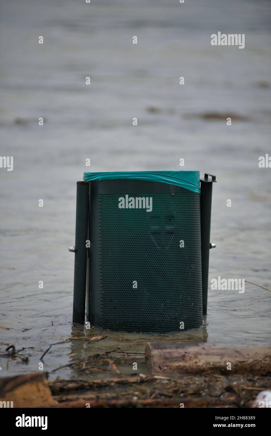 Wien, Österreich. 5th. Juni 2013. Hochwasser in Wien. In der Nacht vom 5. Auf den 6. Juni 2013 erreichte die Donau in Wien bei der Korneuburger Spur einen Höchststand von 8,09 Metern. Stockfoto