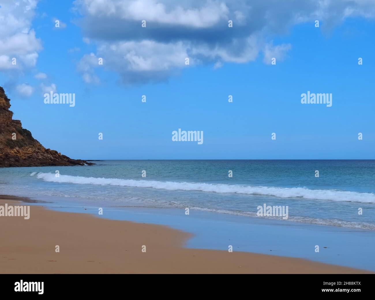 Burgau Strand an der Algarve Küste von Portugal Stockfoto