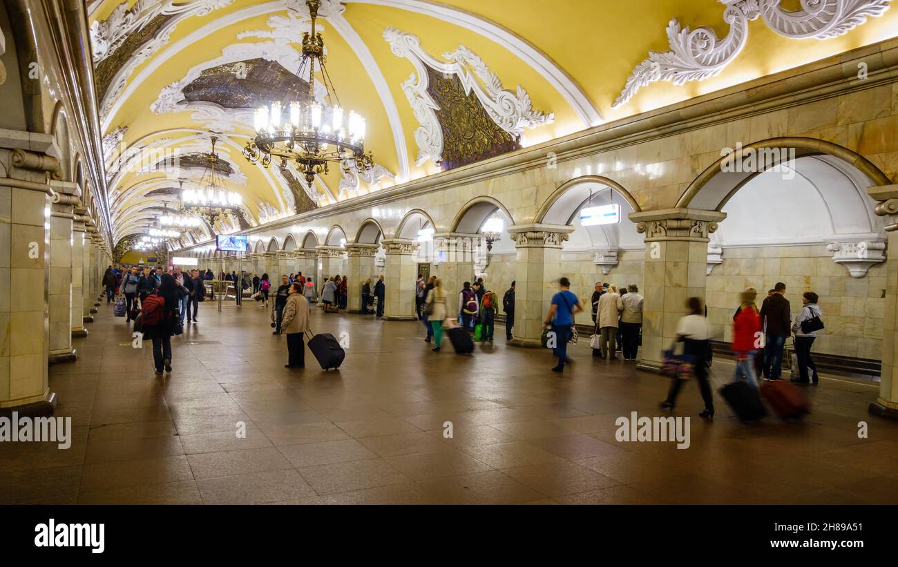 Moskau, Russland, 10. September 2016: Innenansicht einer der U-Bahn-Stationen in Moskau, Russland Stockfoto