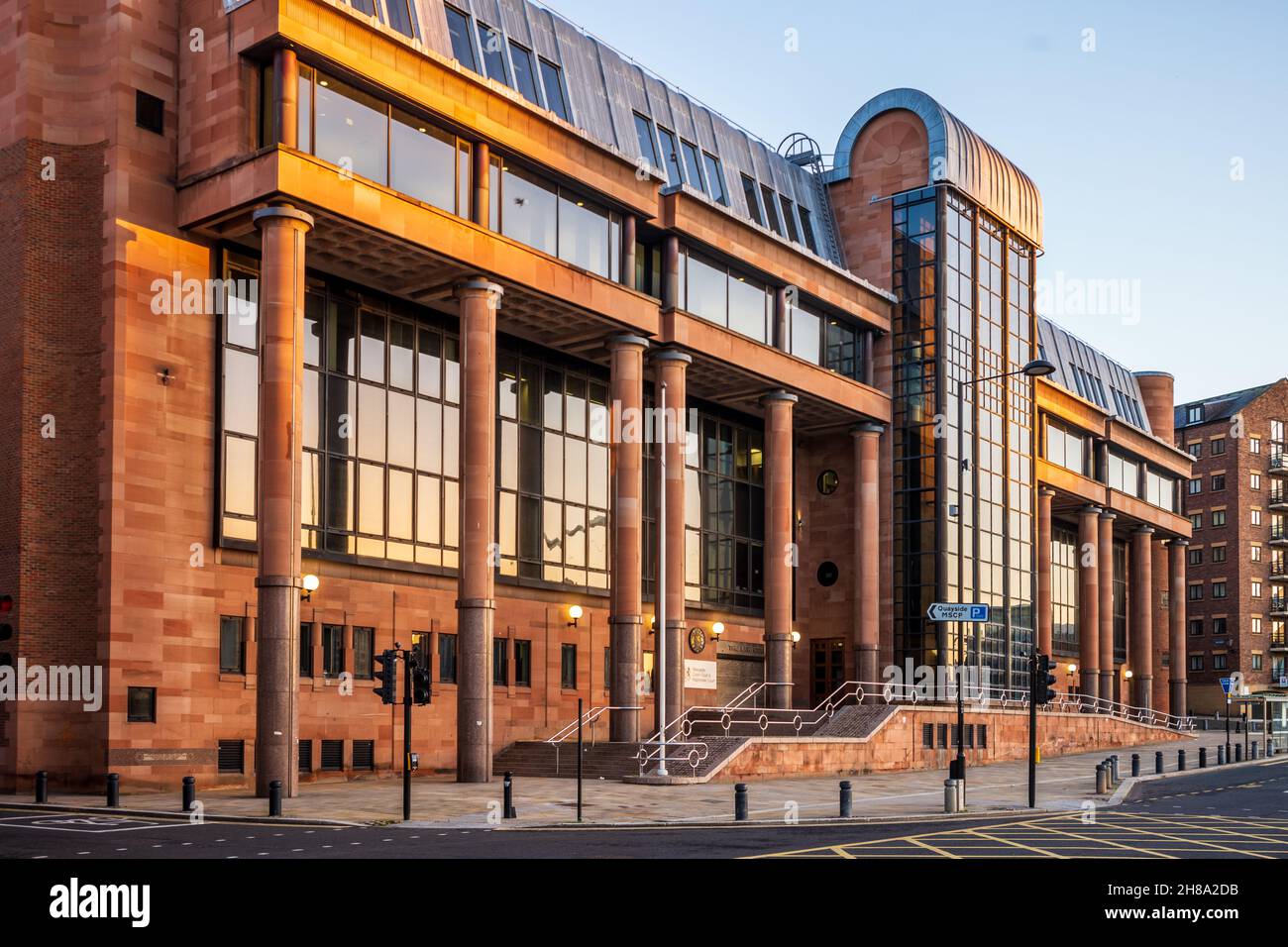 Newcastle Crown Court & Magistrates Court - Newcastle Crown Courts und Newcastle Magistrates Courts, Quayside, Newcastle upon Tyne. Stockfoto