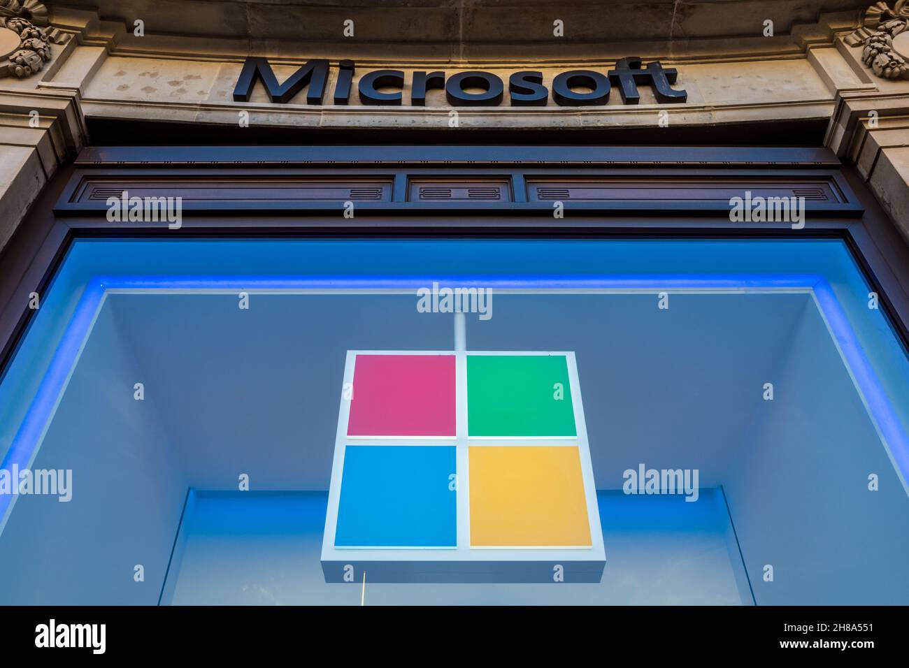 Microsoft Store Oxford Circus London - Microsoft Oxford Circus - der Microsoft Store in der Oxford Street im Londoner West End. Eröffnet 2019. Stockfoto