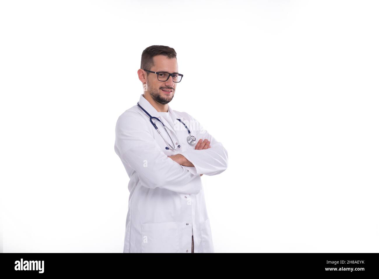 Die Hände Des Arztes Kreuzten Sich Isoliert. Mann Doktor Hände Kreuzten Medizinisches Konzept. Stockfoto