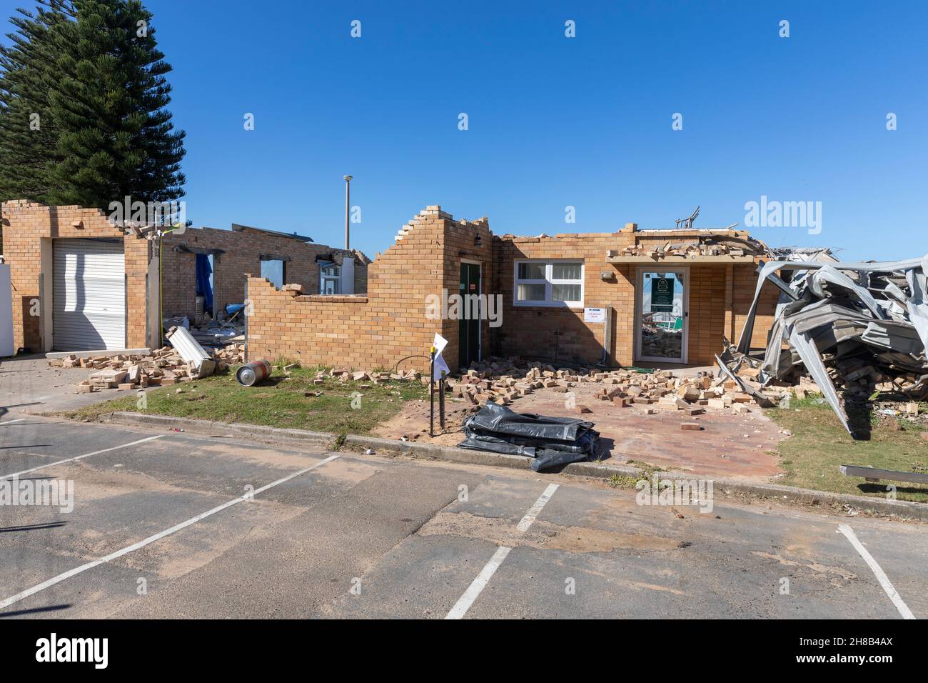 Der Surfclub Mona-Balle in Sydney wird abgerissen, um durch einen brandneuen Surfclub, Mona-Balle, Sydney, Australien, ersetzt zu werden Stockfoto