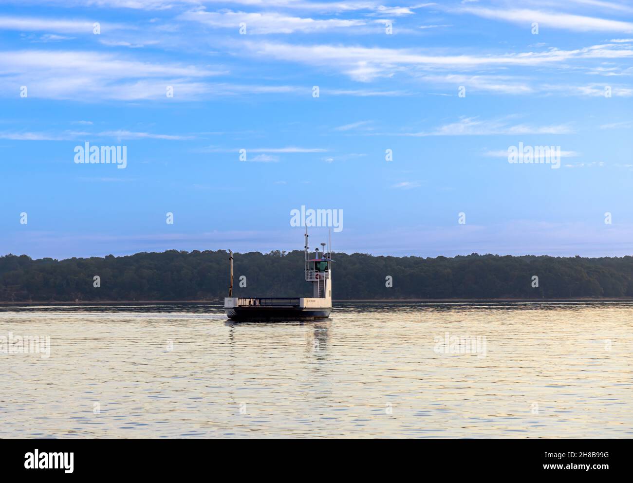 Leere Shelter Island Fähre spät am Tag Stockfoto