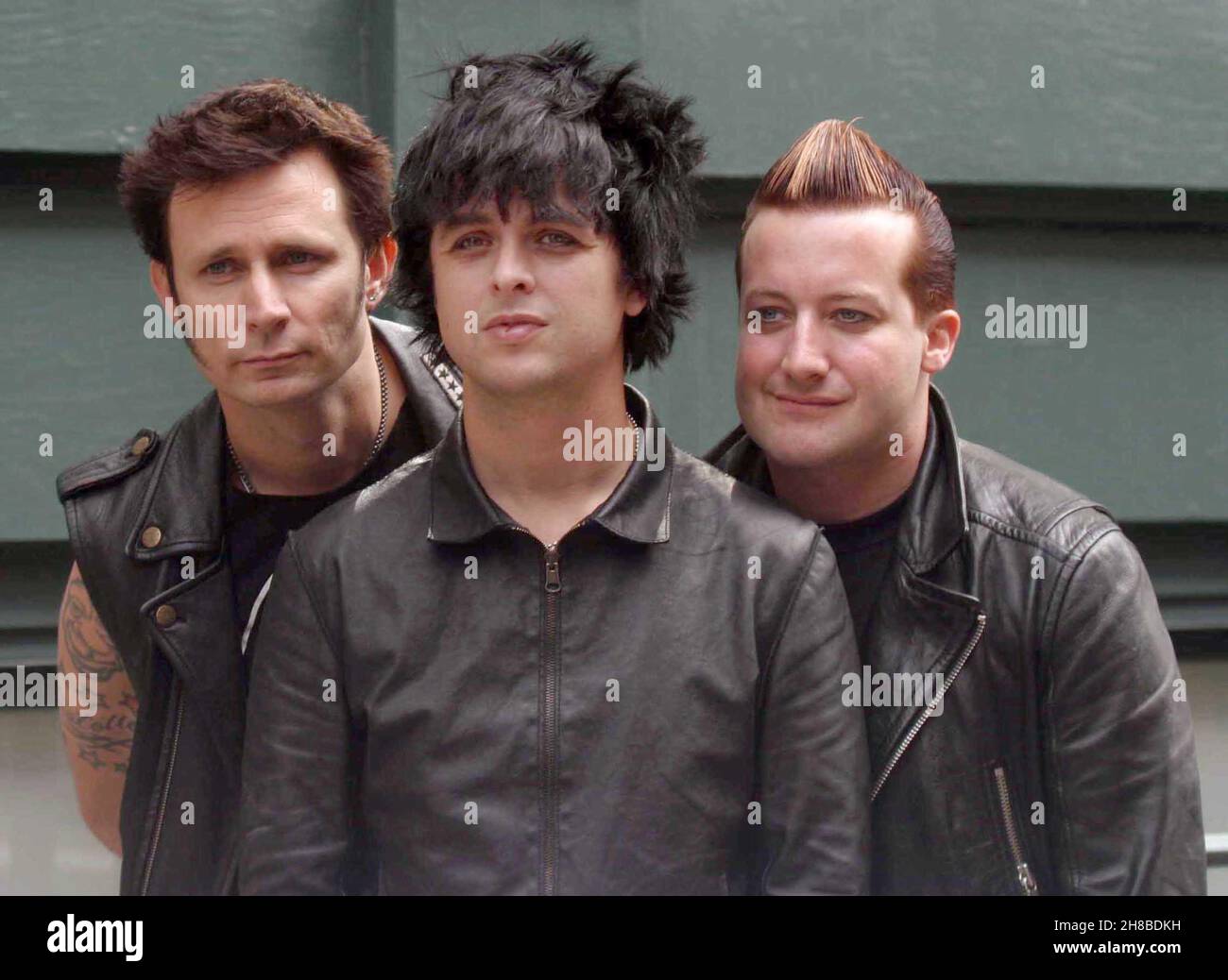 GREEN Day EXKLUSIVE 2009Three Mal Grammy Award Gewinner Gruppe 'Green Day' (Billy Joe Armstrong (c), Tres Cool (Frank Edwin Wright III) (r) und Michael Ryan Pritchard (Dirnt) (l) Foto von Adam Sculls/PHOTOlink / MediaPunch Stockfoto