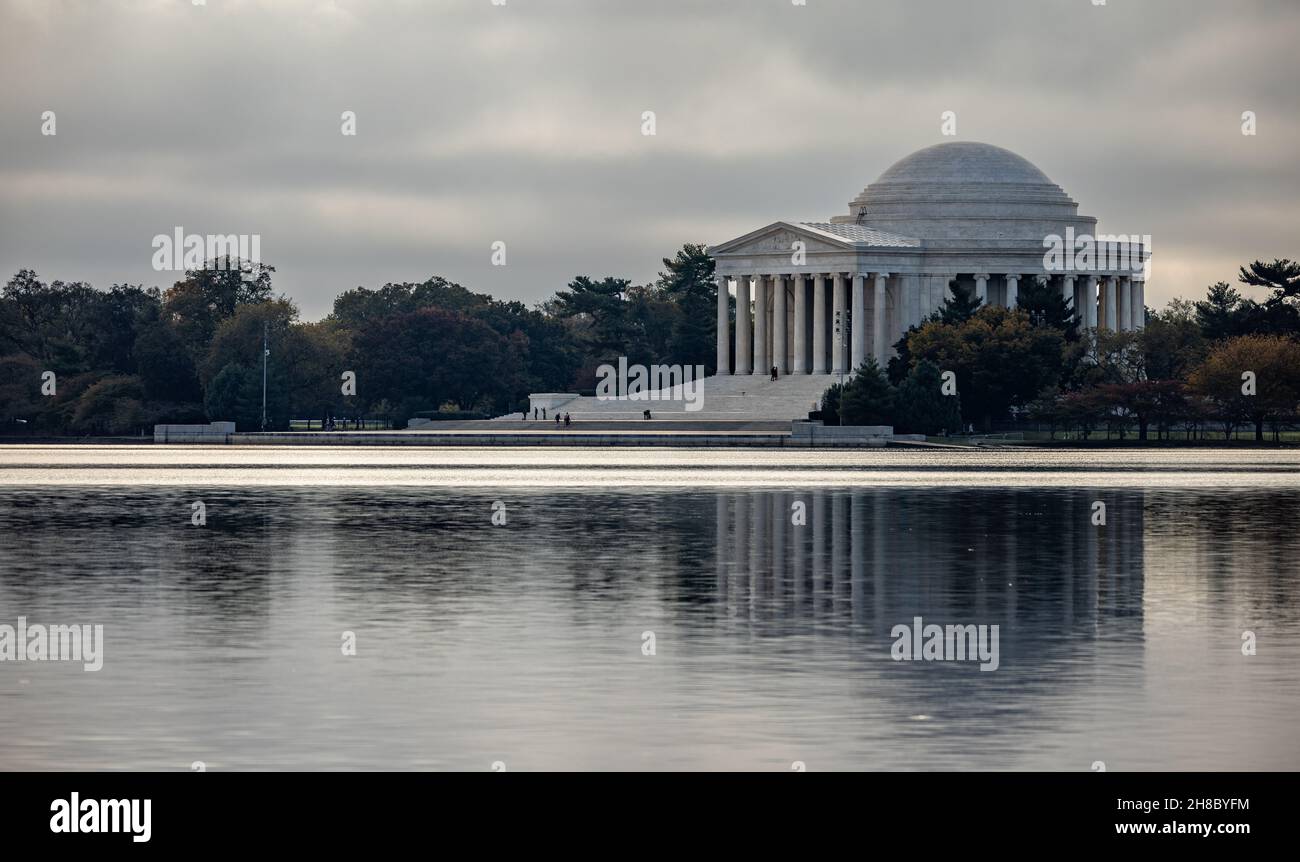 Landschaftsansicht des Jefferson Memorial, einem Präsidentendenkmal in Washington, D.C. Stockfoto