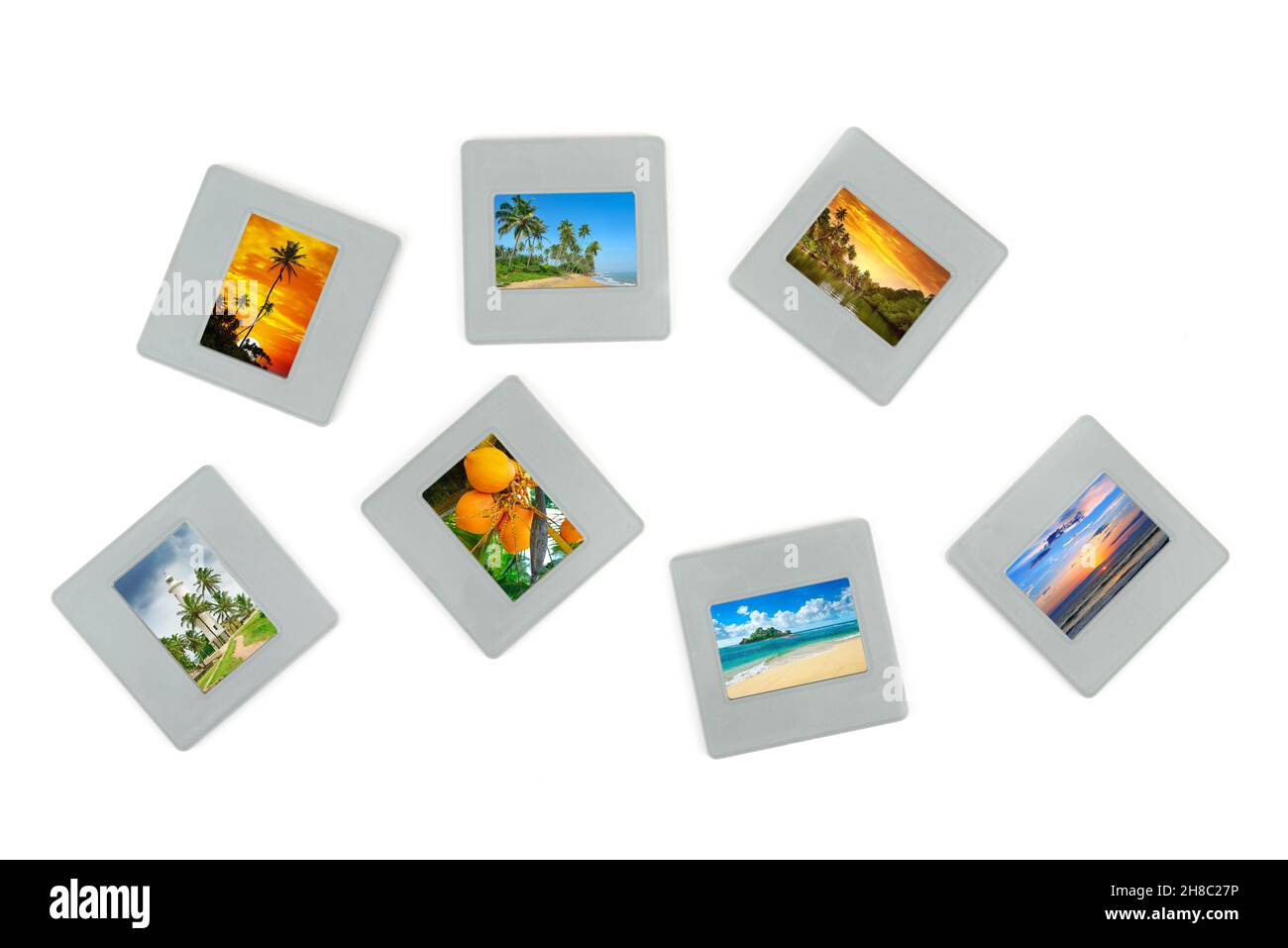 Objektträger mit Meereslandschaften isoliert auf weißem Hintergrund. Fotos in Collage sind mein Eigentum. Stockfoto
