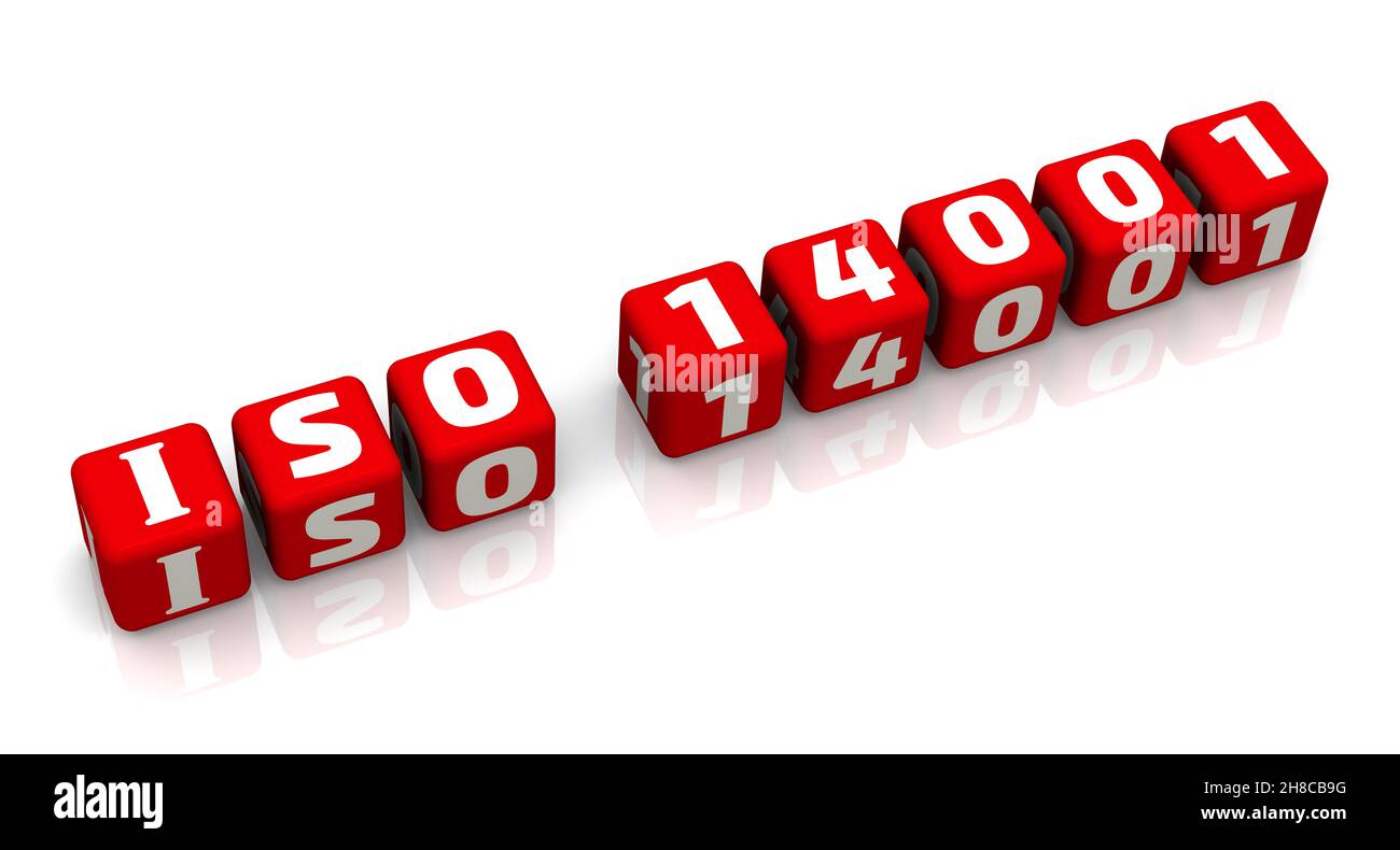 Die Abkürzung ISO 14001 (legt die Kriterien für ein Umweltmanagementsystem fest) besteht aus roten Würfeln, die in einer Reihe auf einer weißen Oberfläche angeordnet sind Stockfoto