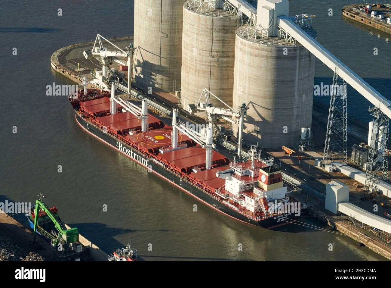 Schiffsentladung an den Seaforth Docks, Liverpool, Nordwestengland, Großbritannien Stockfoto