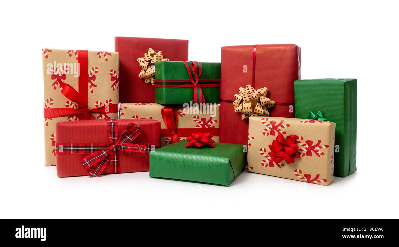 Gruppe von verschiedenen weihnachtsgeschenkboxen isoliert auf weißem Hintergrund Stockfoto