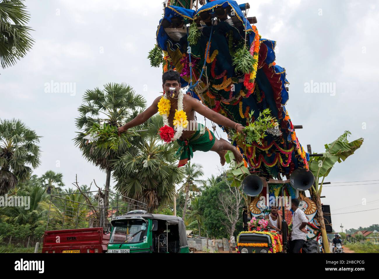 Sri Lanka, Northern Province, Province du Nord, Nördliche Provinz, Route, Straße, Straße, région Mullaitivu, Region Mullaitivu, Prozession hindou, hin Stockfoto Sri Lanka, Northern Province, Province du Nord, Nördliche Provinz, Route, Straße, Straße, région Mullaitivu, Region Mullaitivu, Prozession hindou, hin Stockfoto