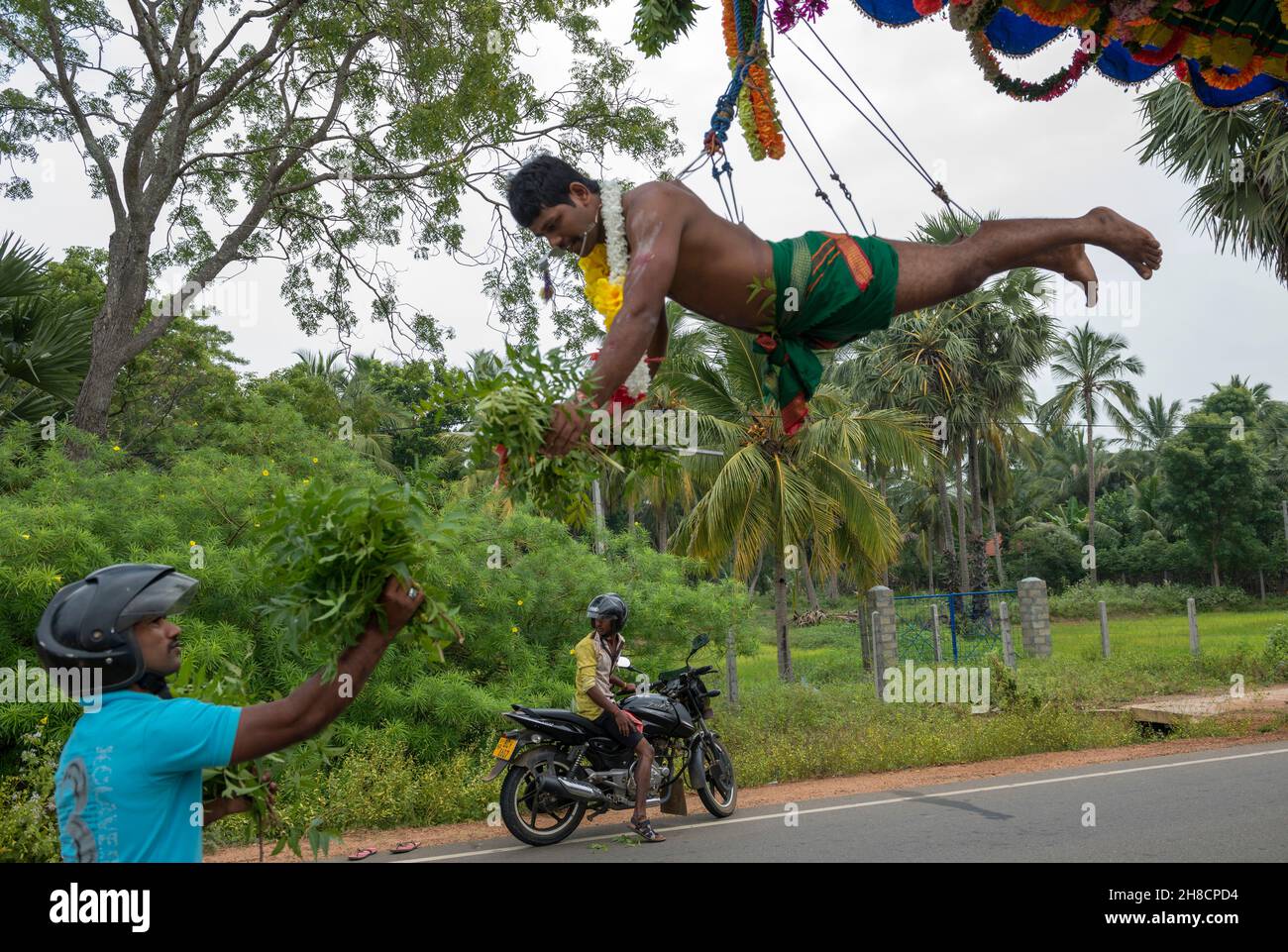 Sri Lanka, Northern Province, Province du Nord, Nördliche Provinz, Route, Straße, Straße, région Mullaitivu, Region Mullaitivu, Prozession hindou, hin Stockfoto Sri Lanka, Northern Province, Province du Nord, Nördliche Provinz, Route, Straße, Straße, région Mullaitivu, Region Mullaitivu, Prozession hindou, hin Stockfoto