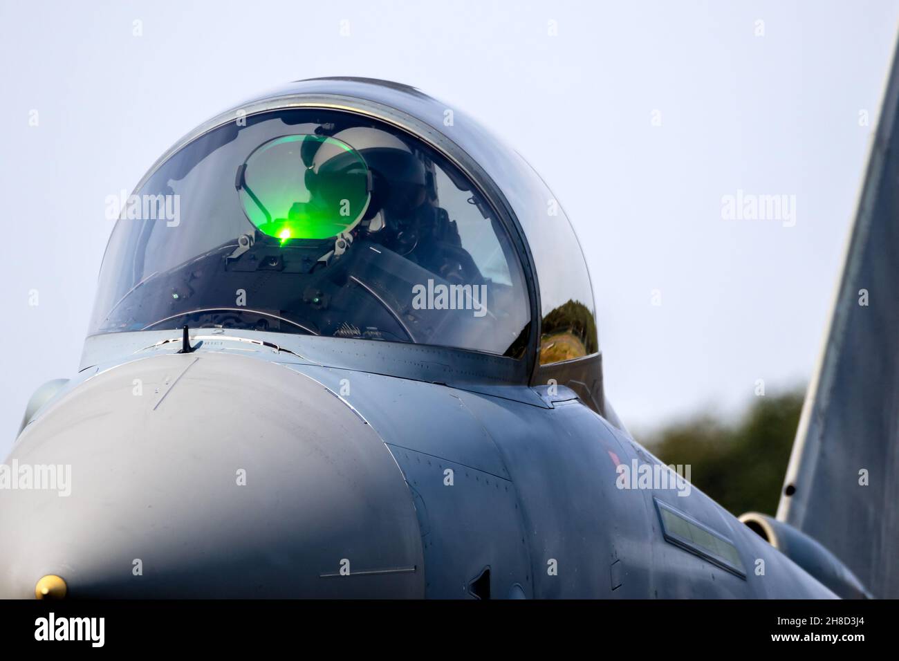 Pilot der deutschen Luftwaffe in einem Eurofighter Typhoon-Kampfflugzeug beim Tigermeet auf dem Luftwaffenstützpunkt kleine-Brogel, Belgien - 13. September 2021 Stockfoto