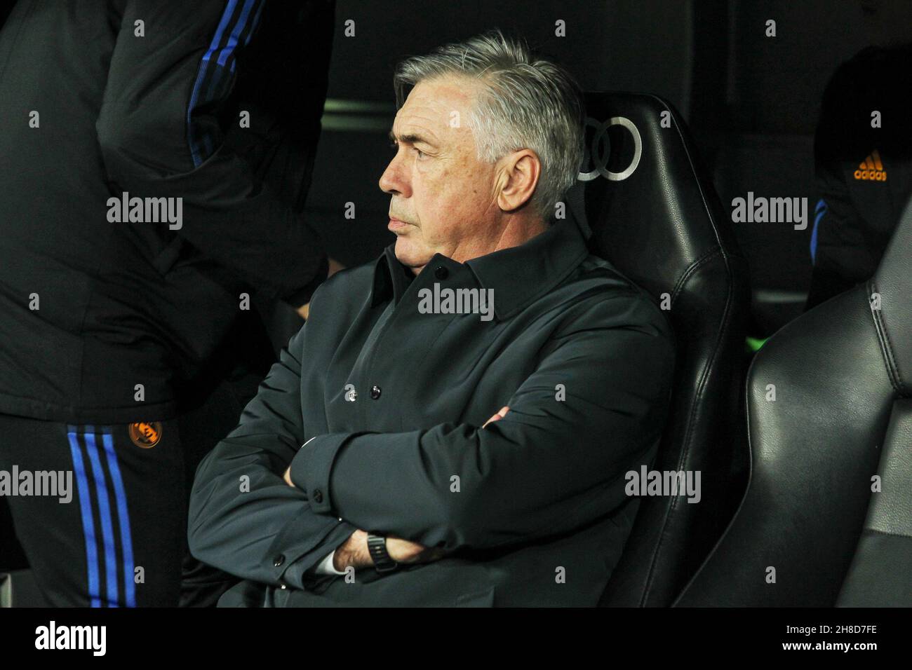 Carlo Ancelotti, Trainer von Real Madrid während des Fußballspiels der spanischen Liga La zwischen Real Madrid und dem FC Sevilla am 28. November 2021 im Santiago Bernabeu-Stadion in Madrid, Spanien - Foto: IRH/DPPI/LiveMedia Stockfoto