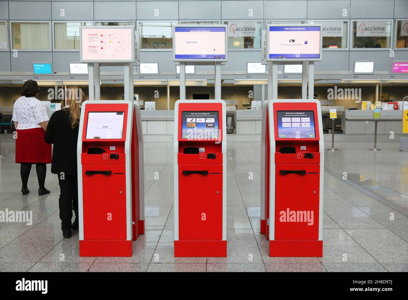 Check In Emirates Frankfurt Terminal 2 www.alamy.de