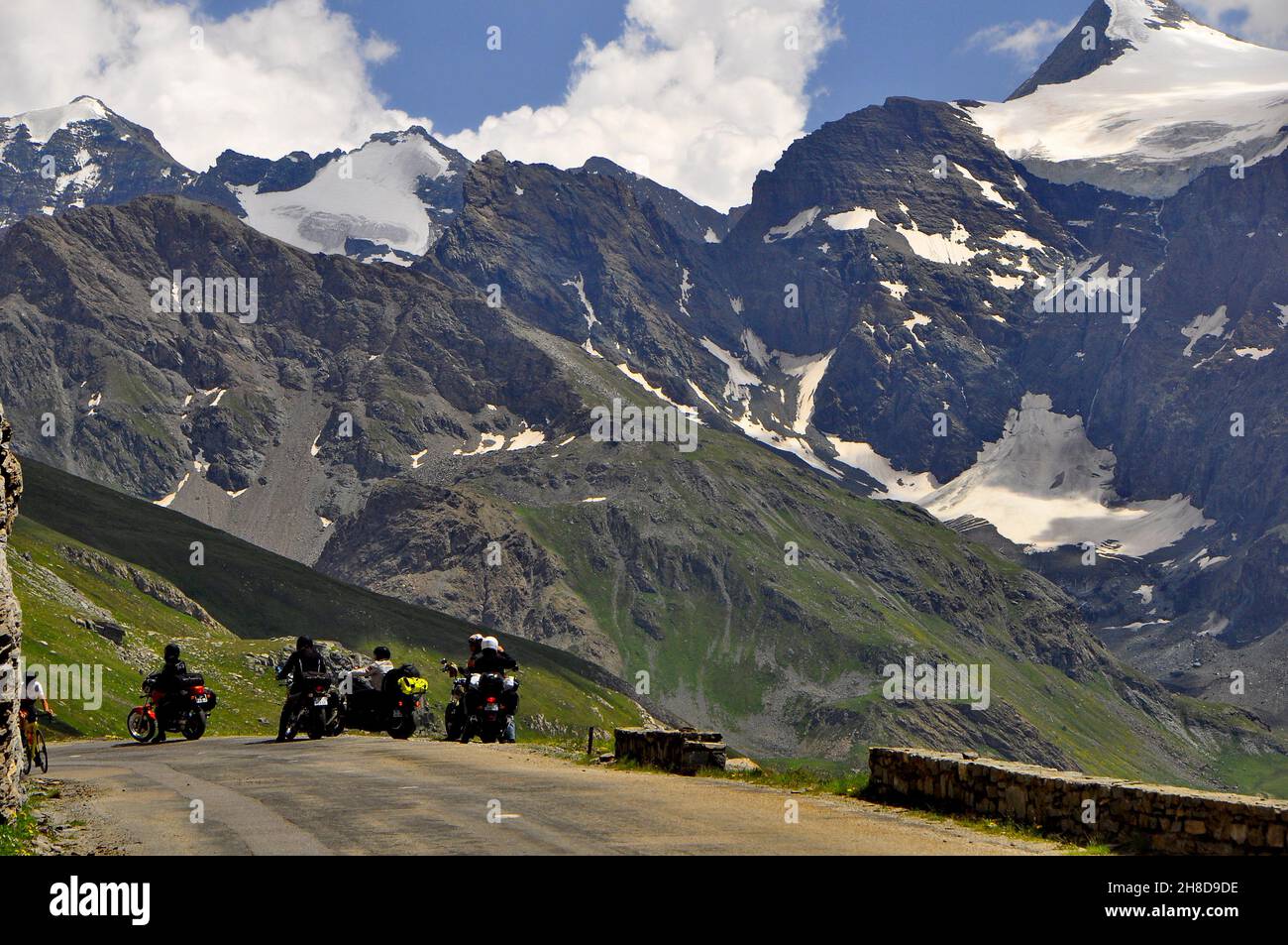 Motorradfahrer Val D'Isere Frankreich Stockfoto