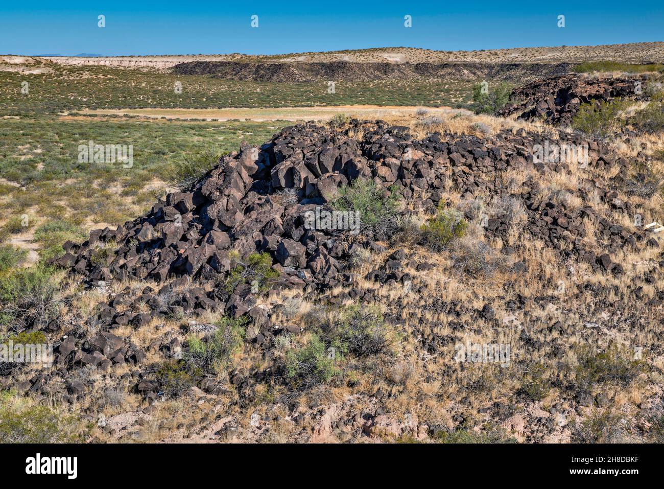Vulkanisches Gestein bei Hunts Hole, Maar-Krater, Gebiet der East Potrillo Mountains, Organ Mountains Desert Peaks National Monument, New Mexico, USA Stockfoto