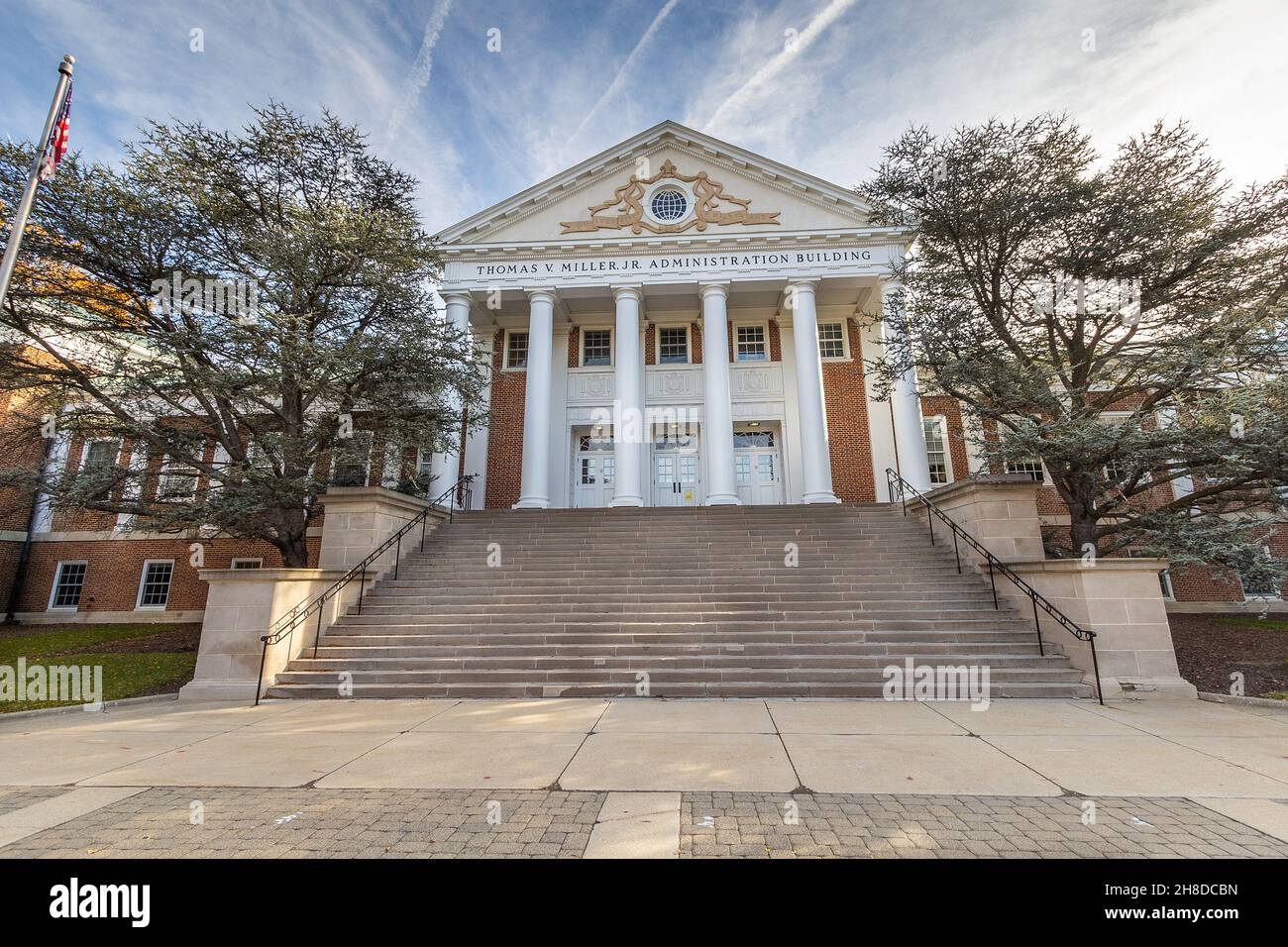 COLLEGE PARK, MD, USA - 20. NOVEMBER: Thomas V. Miller, Jr. Administration Building am 20. November 2021 an der University of Maryland in College Park, Stockfoto