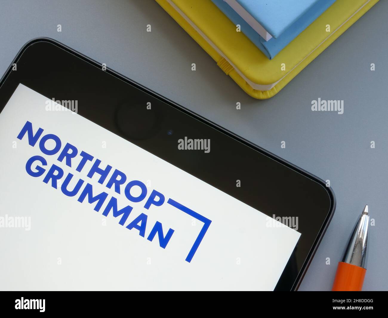 KIEW, UKRAINE - 21. Oktober 2021. Logo der Northrop Grumman Corporation auf dem Bildschirm. Stockfoto KIEW, UKRAINE - 21. Oktober 2021. Logo der Northrop Grumman Corporation auf dem Bildschirm. Stockfoto