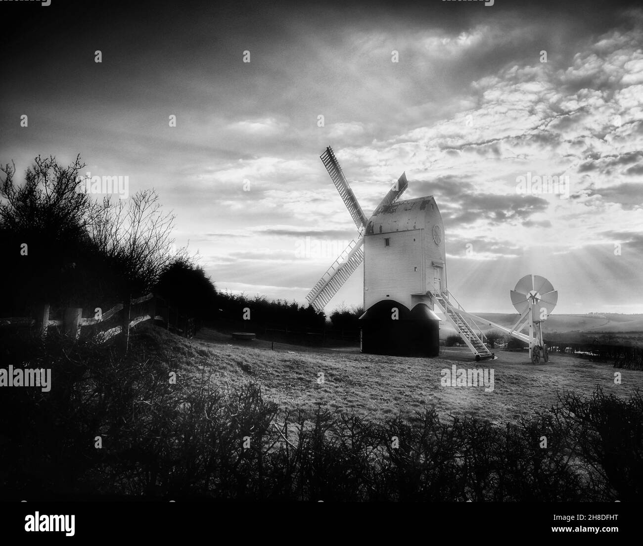 „Jill“-Windmühle. Eine von zwei Windmühlen (Jack und Jill) an den South Downs über dem Dorf Clayton, East Sussex, England, Großbritannien Stockfoto