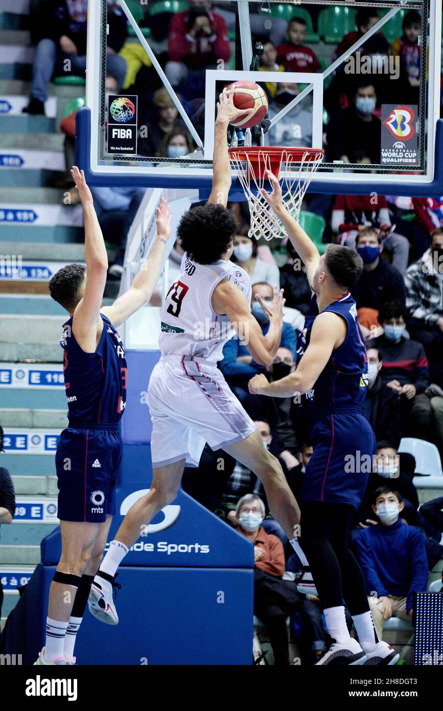 Ismael BAKO (19) aus Belgien während der FIBA Basketball-Weltmeisterschaft  2023, Europäische Qualifikatoren, 1st Runden Gruppe-A-Basketballspiel  zwischen Belgien und Serbien am 28. November 2021 in der Mons Arena in  Mons, Belgien - Foto: