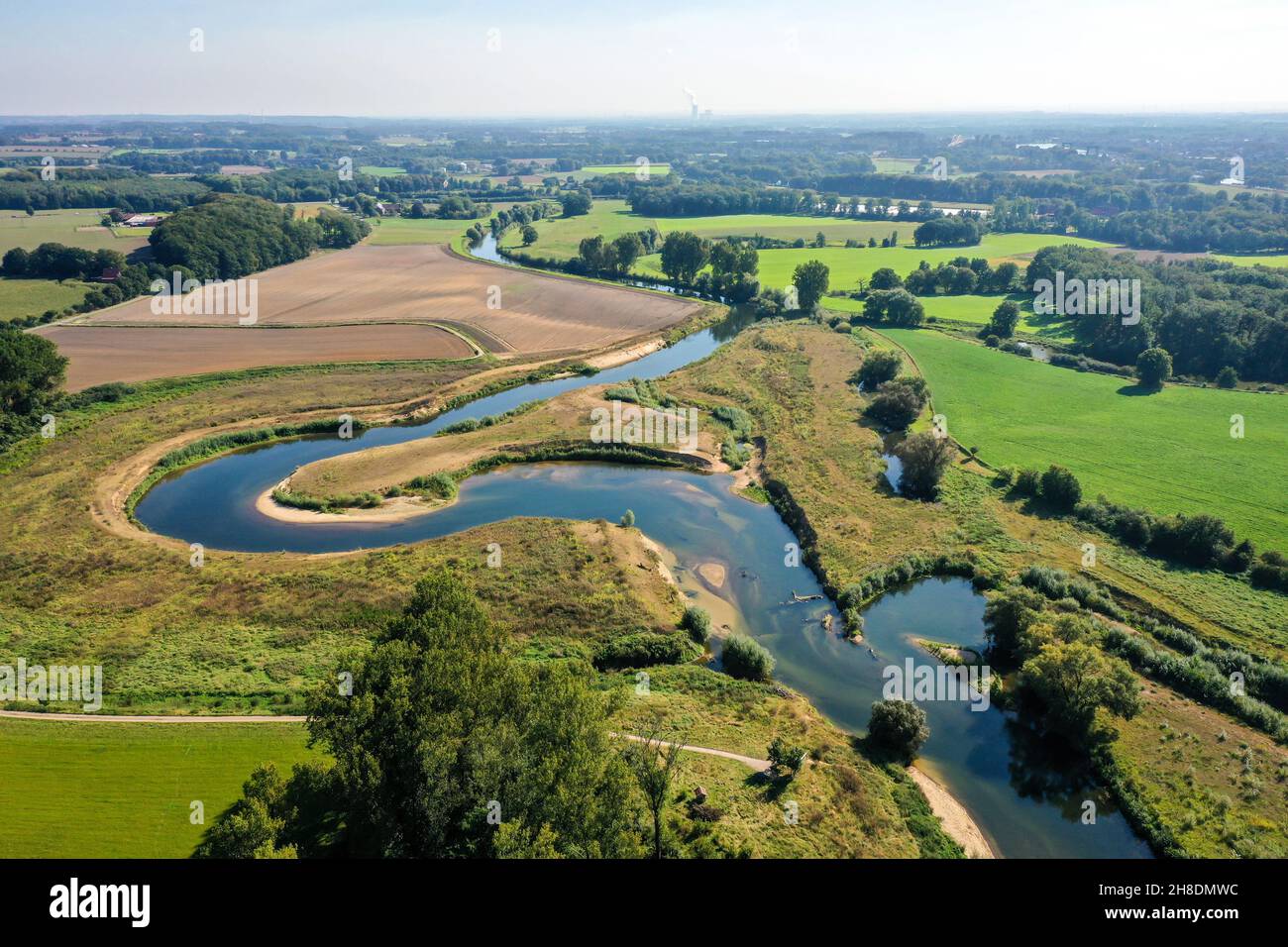 Datteln, Nordrhein-Westfalen, Deutschland - Lippe, Fluss- und Auenentwicklung der Lippe bei Haus Vogelsang, hier eine naturnahe Flusslandschaft Stockfoto