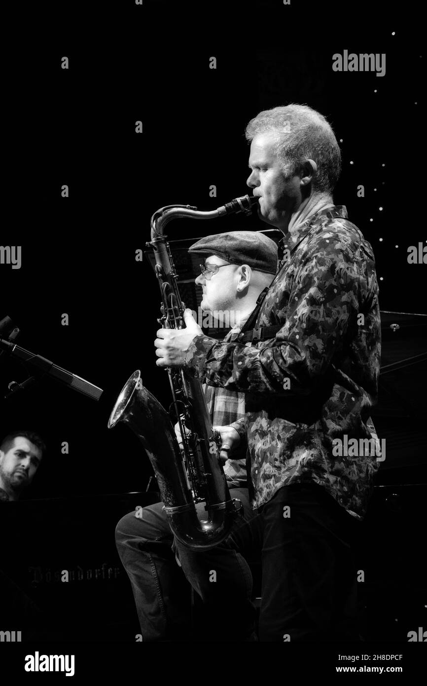 Ian Ballamy spielt Tenorsax mit Ian Shaw, Jamie Safir, Scarborough Jazz Festival 2021, Großbritannien Stockfoto