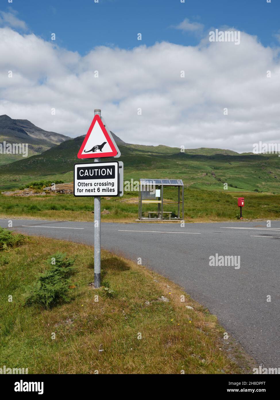 Achtung Otter Crossing Straßenschild Warnung auf der Isle of Mull in Schottland UK - Otter Schutz Stockfoto