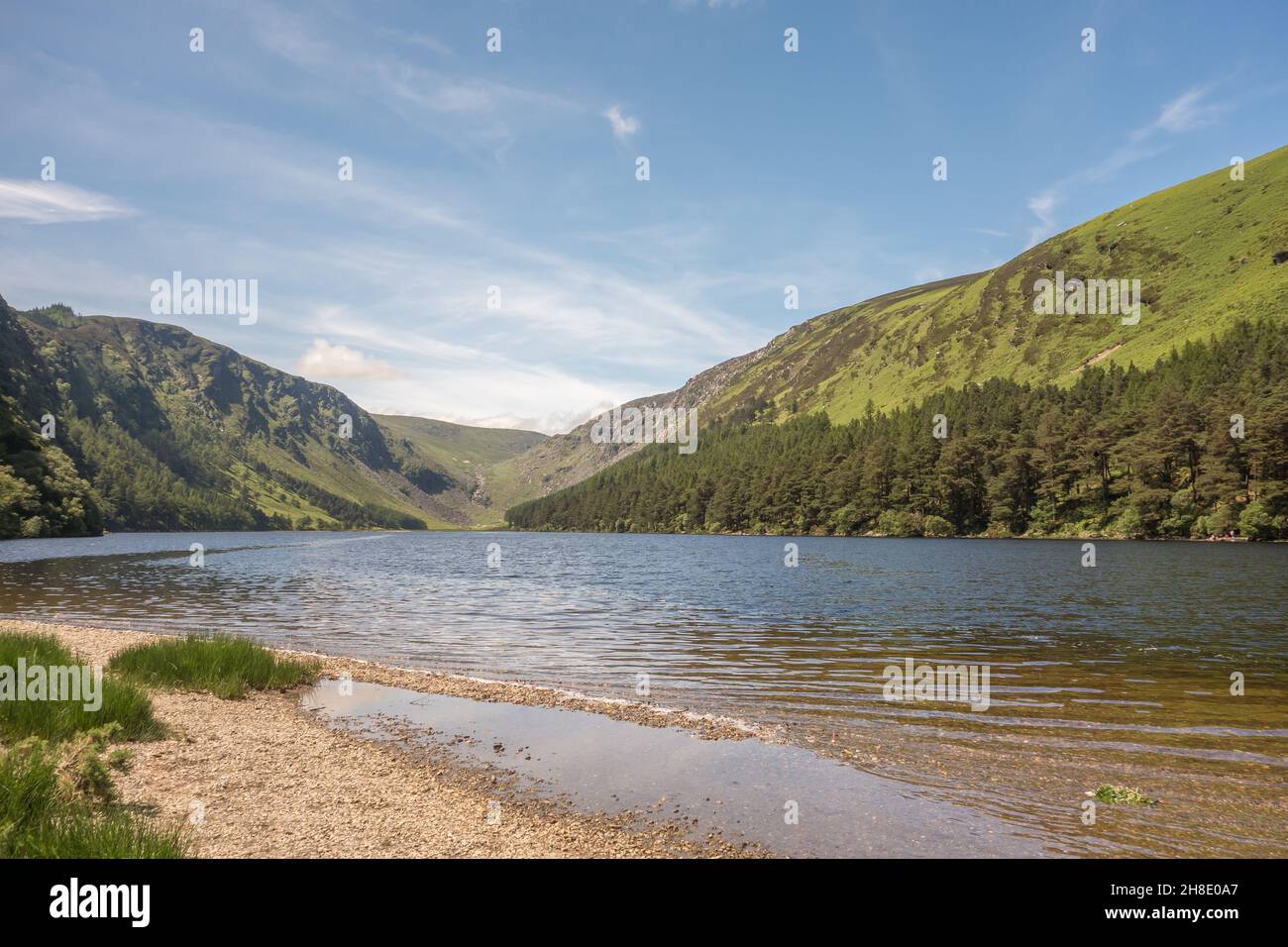 Blick auf den Upper Lake im Glendalough National Park, County Wicklow, Irland. Stockfoto