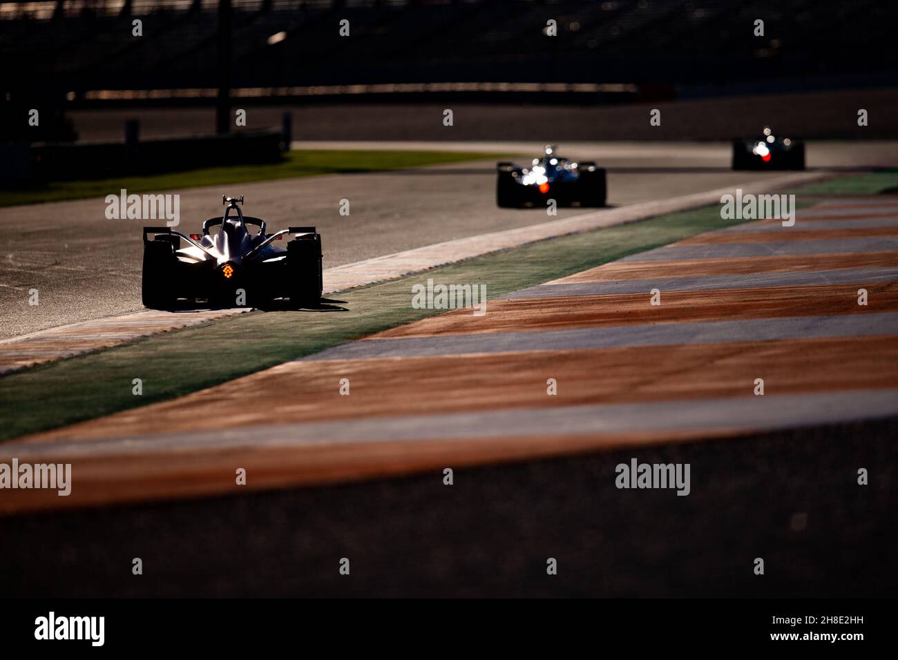 Sonnenuntergang während des Vorsaison-Tests der FIA Formel-E-Weltmeisterschaft 2021-22 auf dem Circuit Ricardo Tormo vom 28. November bis 2. Dezember 2021 in Valencia, Spanien - Foto: Joao Filipe/DPPI/LiveMedia Stockfoto