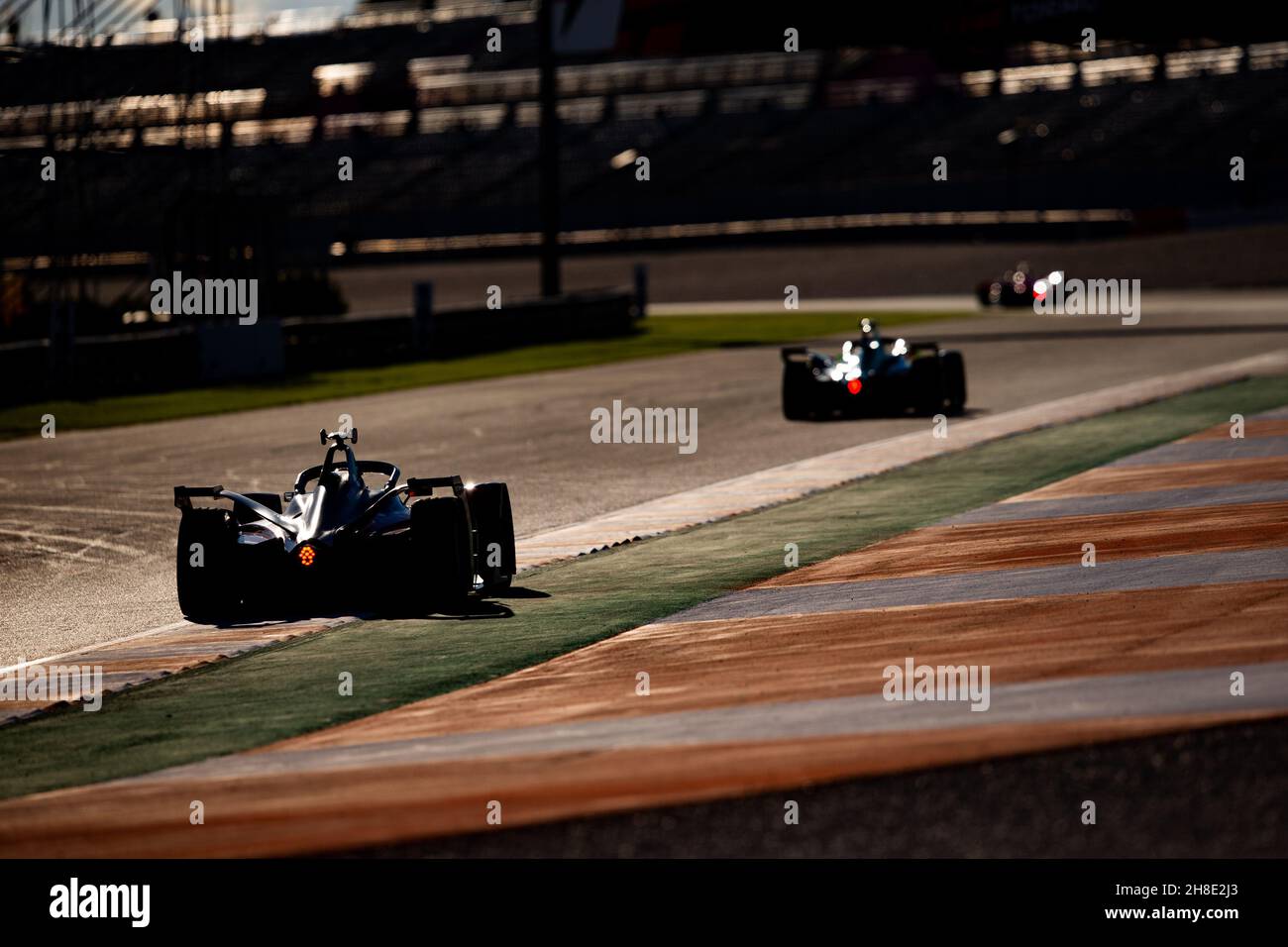 Sonnenuntergang während des Vorsaison-Tests der FIA Formel-E-Weltmeisterschaft 2021-22 auf dem Circuit Ricardo Tormo vom 28. November bis 2. Dezember 2021 in Valencia, Spanien - Foto: Joao Filipe/DPPI/LiveMedia Stockfoto