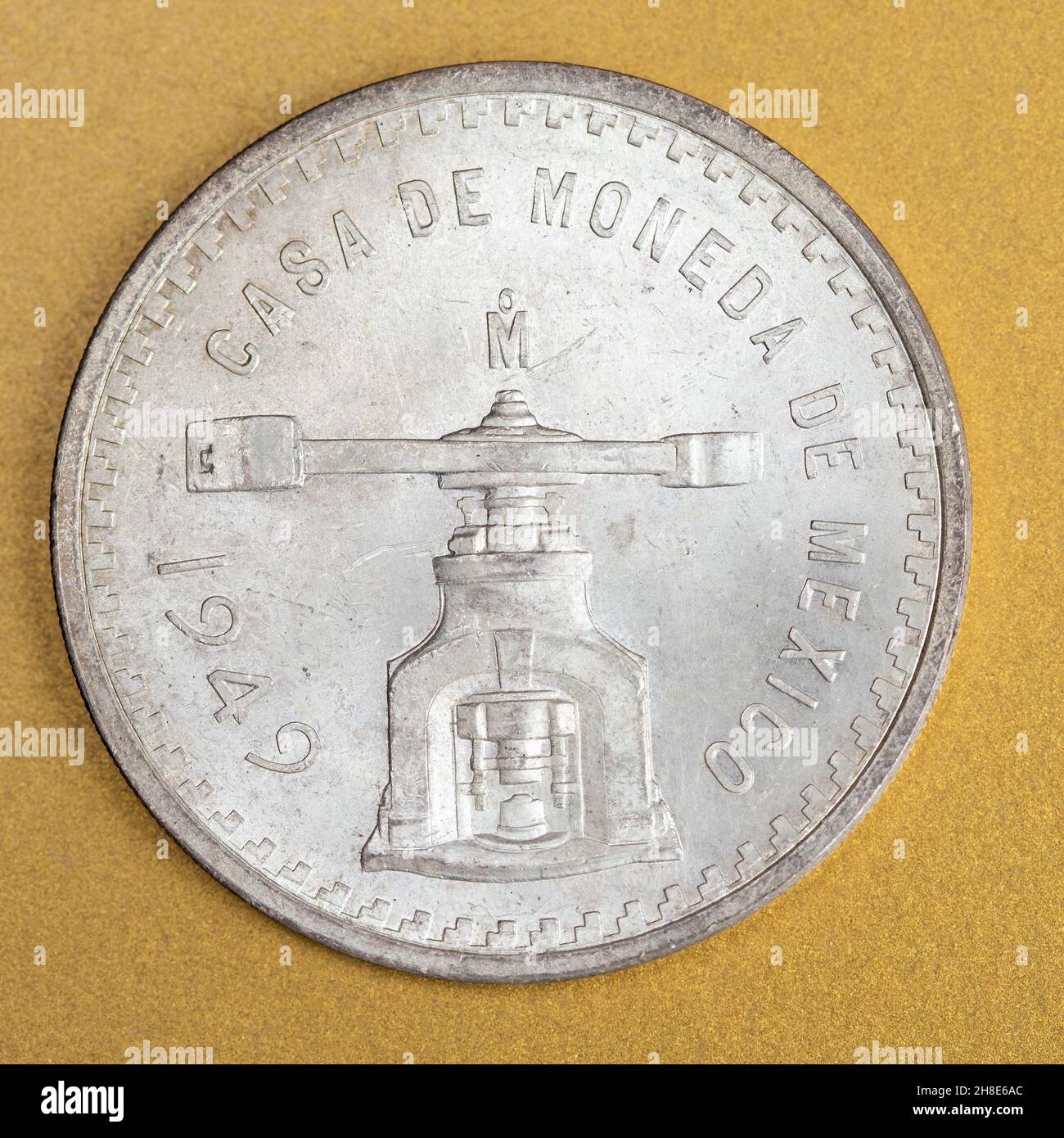 Jahrgang 1949 eine Troy Unze reine Silbermünze aus Mexiko Stockfoto