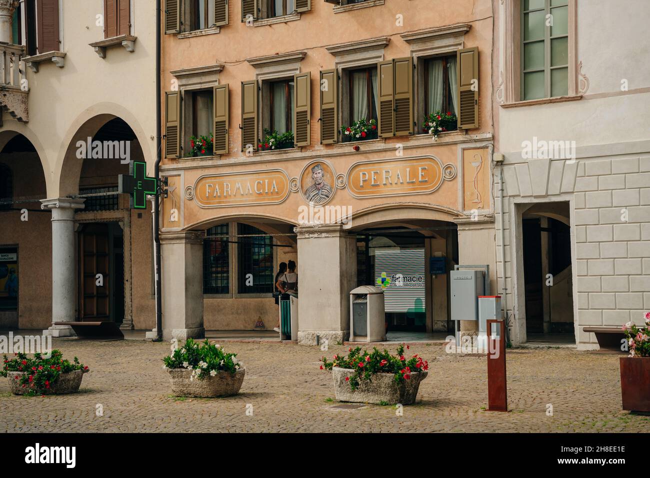 Häuser der schönen Stadt Belluno in der Provinz Venetien, Norditalien. Hochwertige Fotos Stockfoto