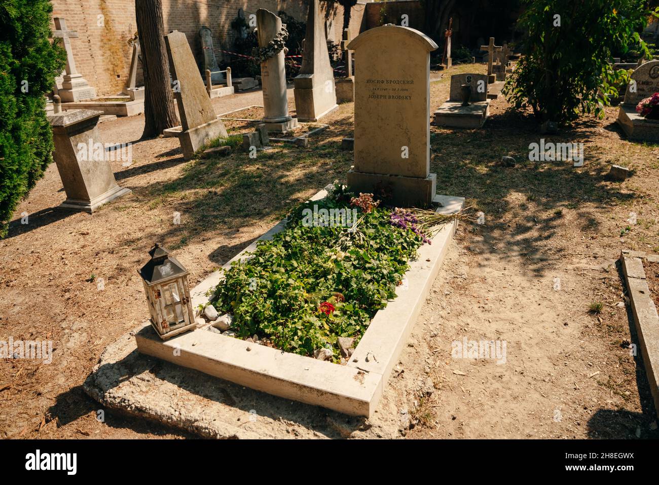 VENEDIG, ITALIEN - nov, 2021 Grabstein auf dem Grab des Joseph Brodsky. Hochwertige Fotos Stockfoto